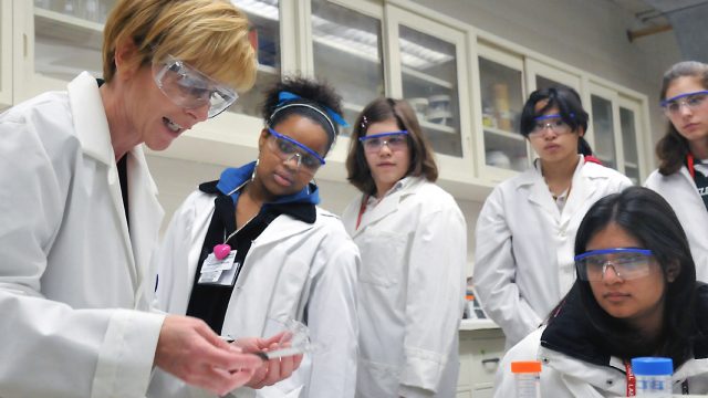 https://montrealcampus.ca/wp-content/uploads/2016/02/4534362371_5232dcf0ef_o-640x360.jpg