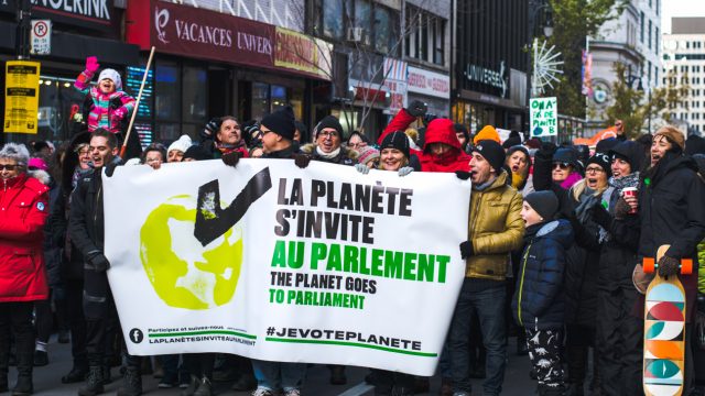 https://montrealcampus.ca/wp-content/uploads/2018/11/Manif-environnement-2674-1-640x360.jpg