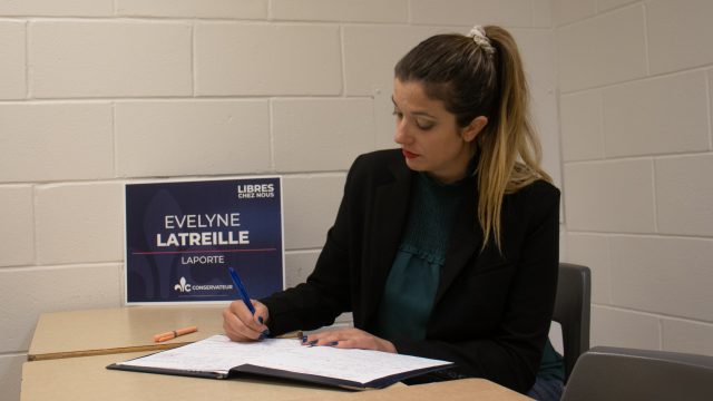 https://montrealcampus.ca/wp-content/uploads/2022/09/etudiant.e.s-en-politique-3-6110-640x360.jpg