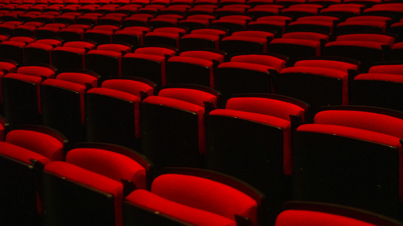 https://montrealcampus.ca/wp-content/uploads/2022/12/theatreclassiqueChloeRondeau.jpg